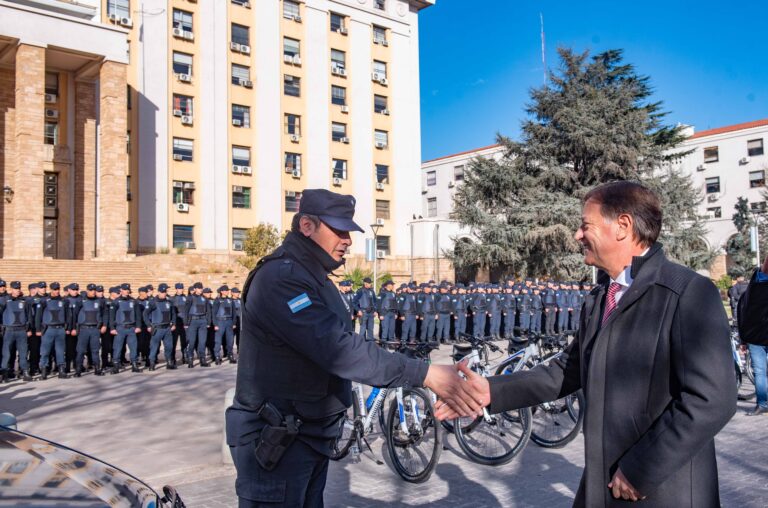 Nuevo equipamiento y más uniformados para fortalecer a la Policía de Mendoza
