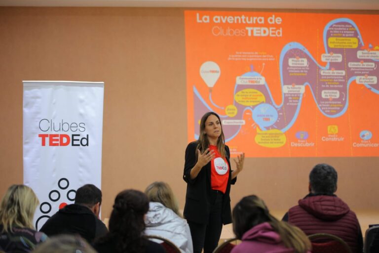 Docentes y directivos de 100 escuelas secundarias de Mendoza se capacitan para formar clubes TED-Ed