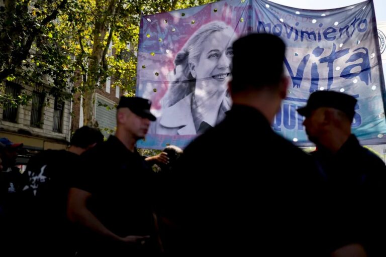 El Gobierno eliminó como intermediarias de planes a 300 organizaciones.