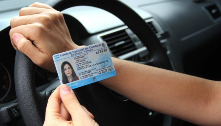 Robaron la base de datos de todas las licencias de conducir del país y las venden por Internet