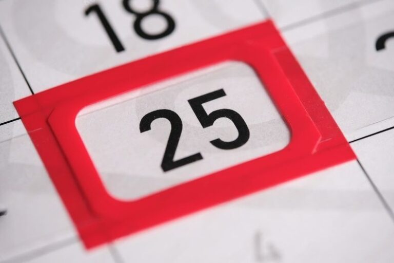 ¿Hay fin de semana largo por el feriado del sábado 25 de mayo?