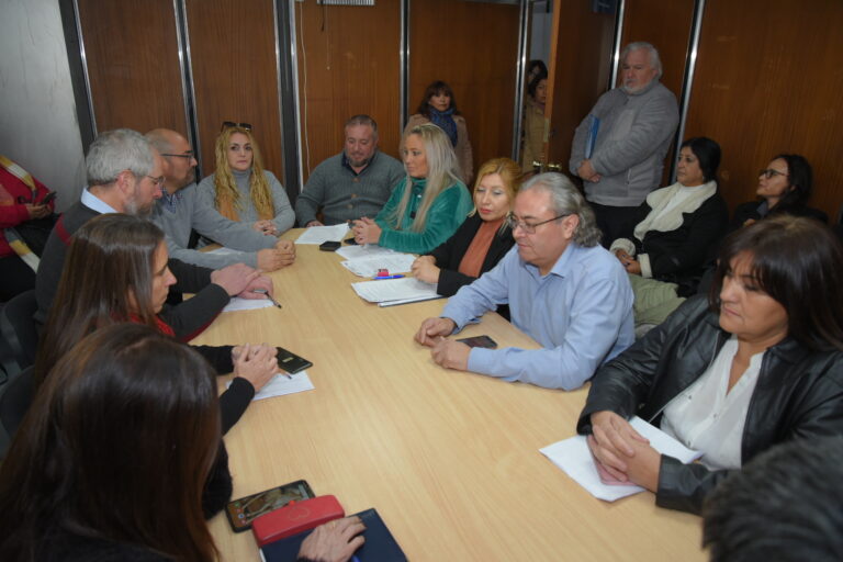 PúblicaParitarias 2024: continúan las reuniones entre el Gobierno y los representantes gremiales de la Administración Pública