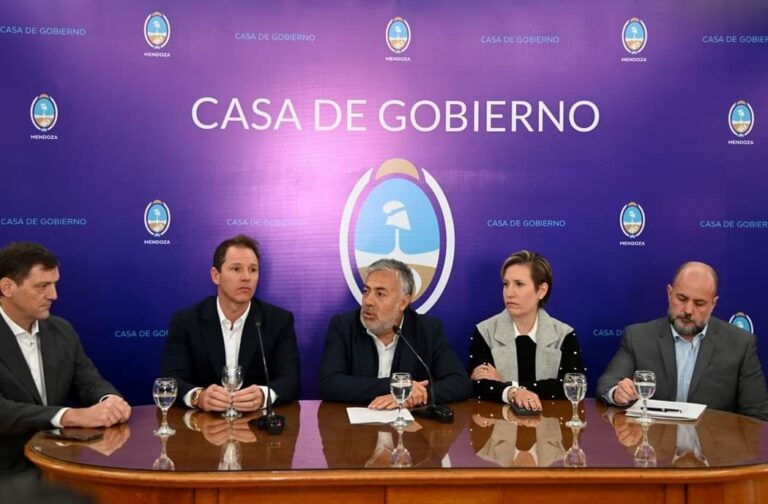El Gobernador Cornejo anunció inversiones millonarias en energía fotovoltaica