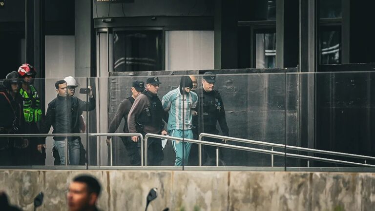 Quién es el ciudadano polaco que se trepó a un edificio en Puerto Madero
