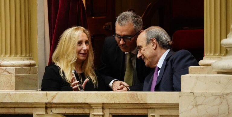 Ley Bases: el Gobierno mantiene negociaciones contra reloj