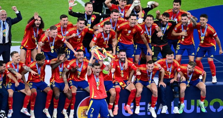 España se consagró campeón de la Eurocopa: le ganó 2-1 a Inglaterra