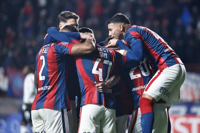 Vélez le gana 1-0 a San Lorenzo y se acerca a los cuartos de final de la Copa Argentina