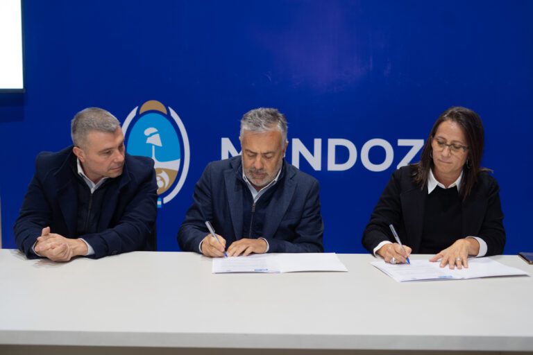 El Gobierno de Mendoza firmó un convenio con Fundación Telefónica Movistar de Argentina