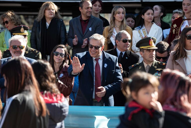 General Alvear celebra los 110 años con un gran desfile por la Avenida Principal