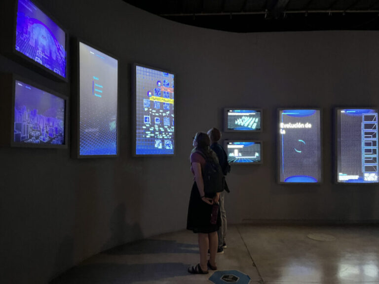 Llega a Mendoza “Conectados. Una mirada a la tecnología que nos acerca”