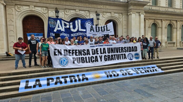 Los docentes de las universidades públicas realizan un paro por 48 horas