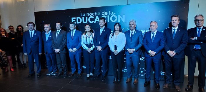 En Buenos Aires, Cornejo asistió a la presentación del Acuerdo por la Educación