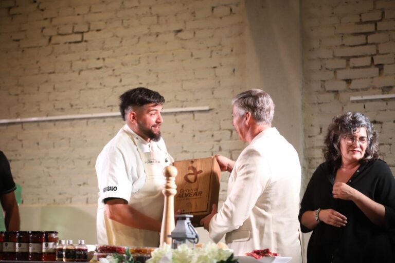 Delicias y Vinos: La Inauguración de la Primera Expo Alvear atrajo a gourmets y aficionados