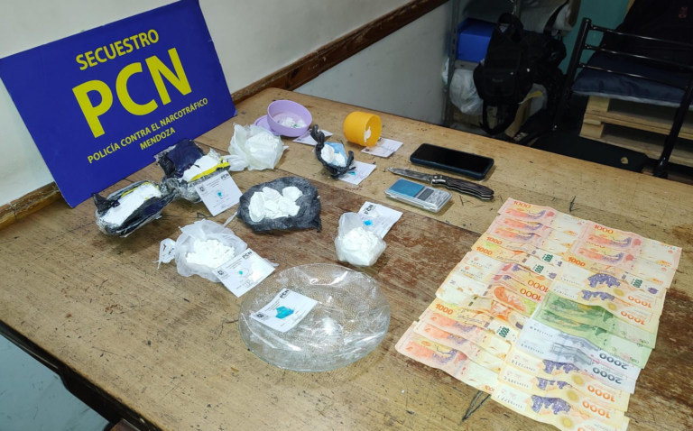 Nuevo kiosquito desbaratado en San Rafael: casi un kilo de cocaína secuestrado y una mujer detenida