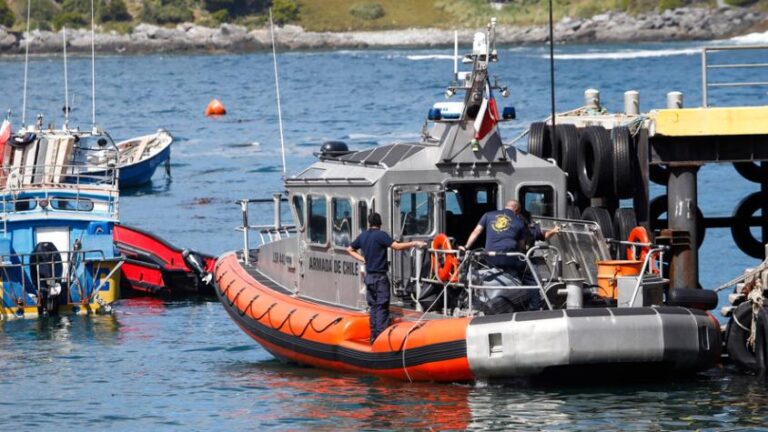 Naufragó una embarcación en el sur de Chile y murieron siete turistas: investigan un exceso de pasajeros