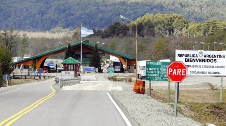 Un hombre intentó cruzar a Chile con su esposa muerta en el auto