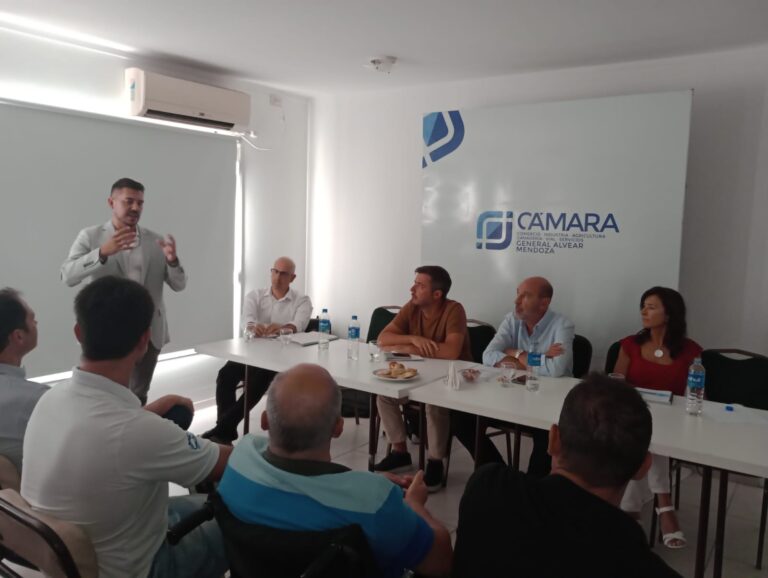 Vargas Arizu presentó nuevas líneas de financiamiento para turismo, comercio e industria en General Alvear