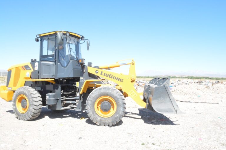 Avanza la gestión de residuos en la Cubierta Sanitaria de Malargüe con nuevas maquinarias y contenedores