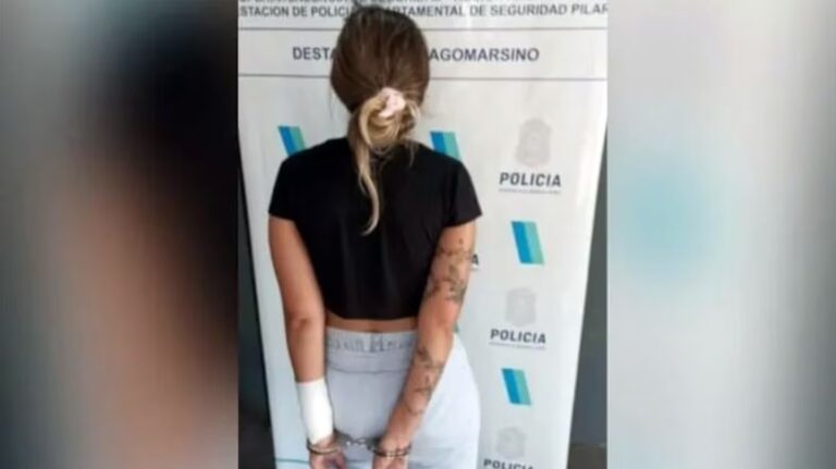 Encontró a su novio teniendo relaciones con otra mujer, quiso prenderlos fuego, pero incendió su casa