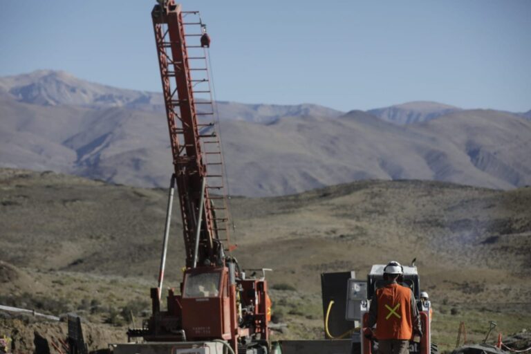 Energía y Ambiente, y ATM sellan un convenio para seguir modernizando la gestión minera y ambiental