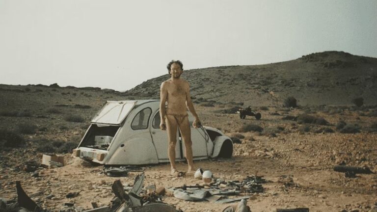 La leyenda del mecánico francés que estrelló su auto y en doce días lo transformó en una moto para escapar del desierto africano