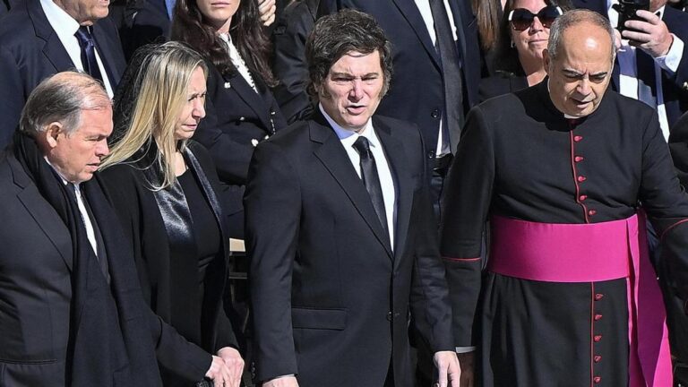 Javier Milei irá a la asunción de León XIV y no estará para las elecciones porteñas del domingo