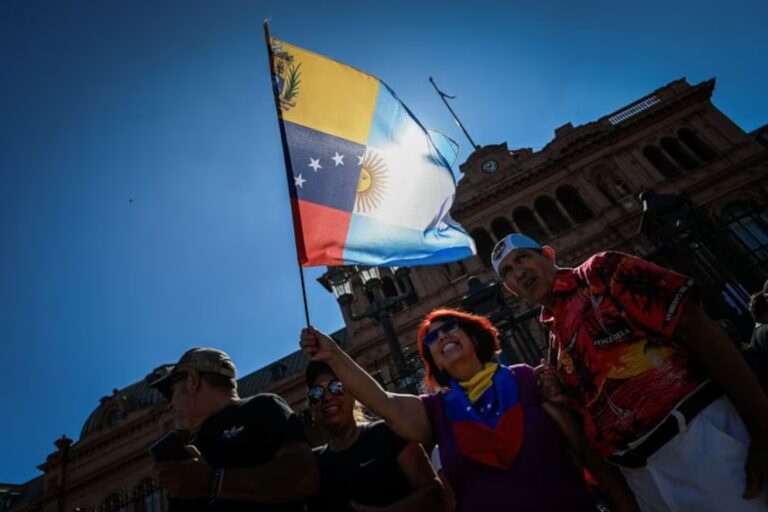 Reforma migratoria: cuáles son los cambios para los inmigrantes en salud, educación, permanencia y deportaciones