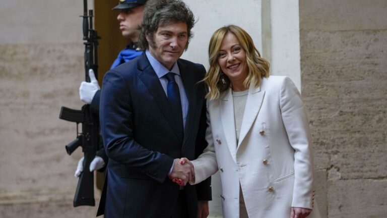 Milei viaja a Italia y firma un acuerdo para convertir a la Argentina en el quinto exportador de gas
