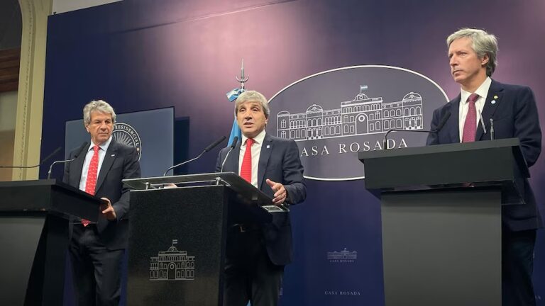 Con menos controles y un “blindaje” fiscal, el Gobierno apuesta a hacer circular los dólares y reactivar la economía
