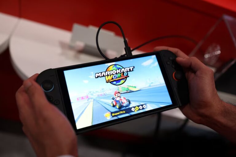Algunos ya tienen la Switch 2 antes de su lanzamiento, pero Nintendo impide que la puedan usar: por qué