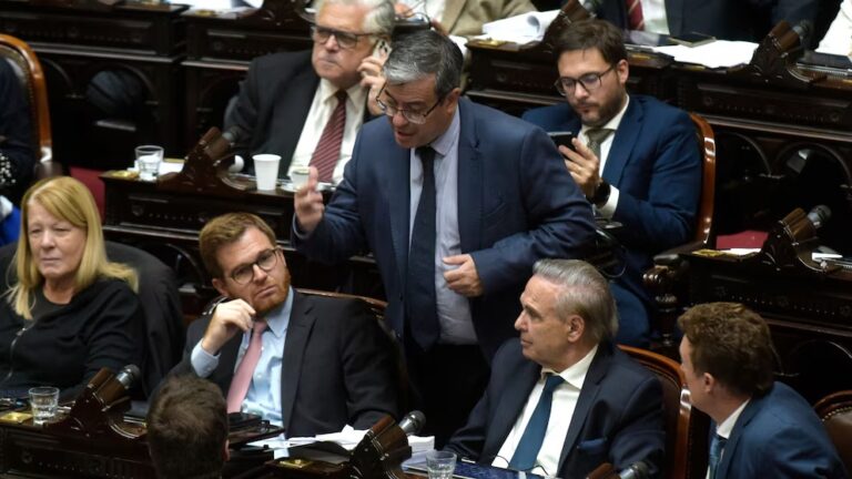 El Gobierno ratificó que vetará los aumentos jubilatorios que impulsan el kirchnerismo, Pichetto y la Izquierda