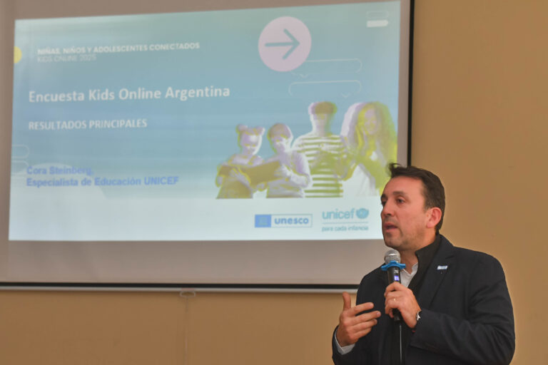 Mendoza realizó un encuentro sobre el uso de tecnología y apuestas on-line en la adolescencia