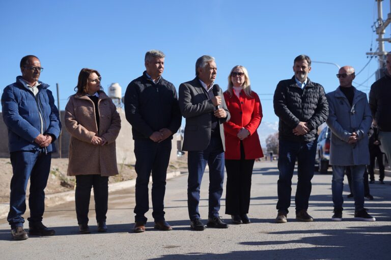 El Gobernador Cornejo entregó 15 viviendas en Tupungato y reafirmó el compromiso provincial con la política habitacional