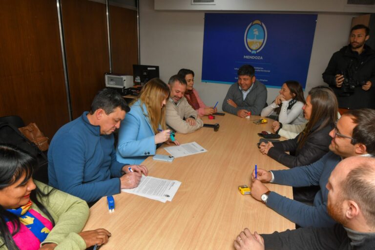 Paritarias 2025: SUTE aceptó la propuesta del Gobierno