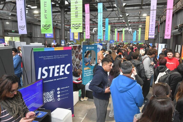 Miles de estudiantes visitaron la Expo Educativa Mendoza 2025