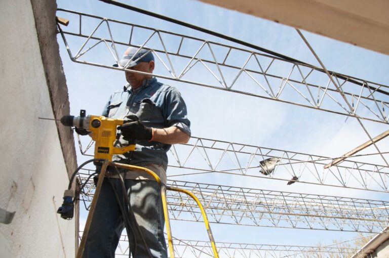 El Gobierno de Mendoza invertirá $ 17.500 millones en reparaciones para más de 1.000 escuelas