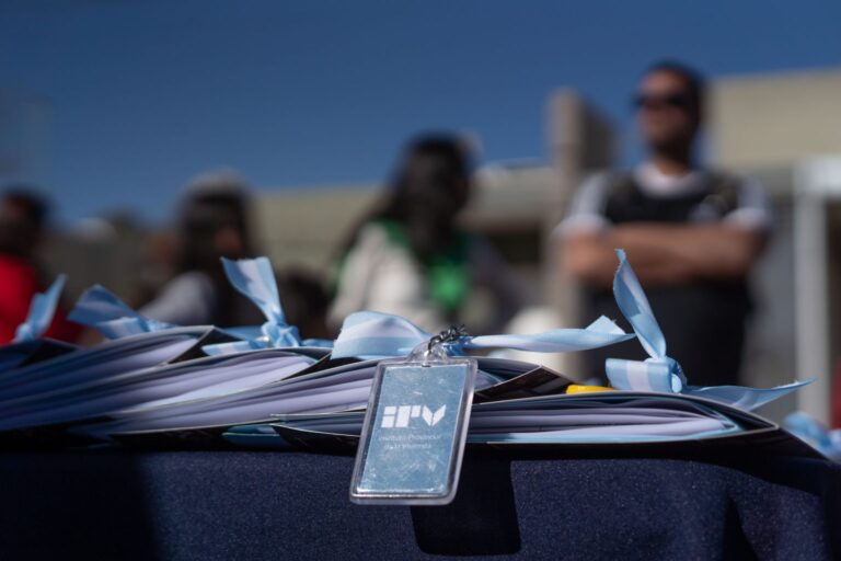 El Gobernador Cornejo: “Estamos haciendo viviendas y no hemos detenido la inversión pública en Mendoza”