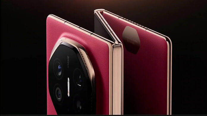 Huawei-revela-el-primer-telefono-inteligente-del-mundo-con-tres-pantallas-plegables-el-Mate-XT-1.jpg