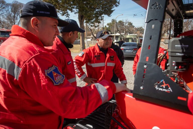 Rus entregó equipamiento clave para bomberos del Este y refuerza la respuesta ante emergencias