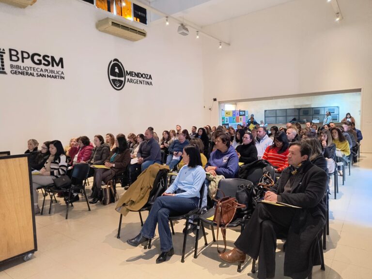 Docentes mendocinos se capacitan para la evaluación internacional PISA 2025