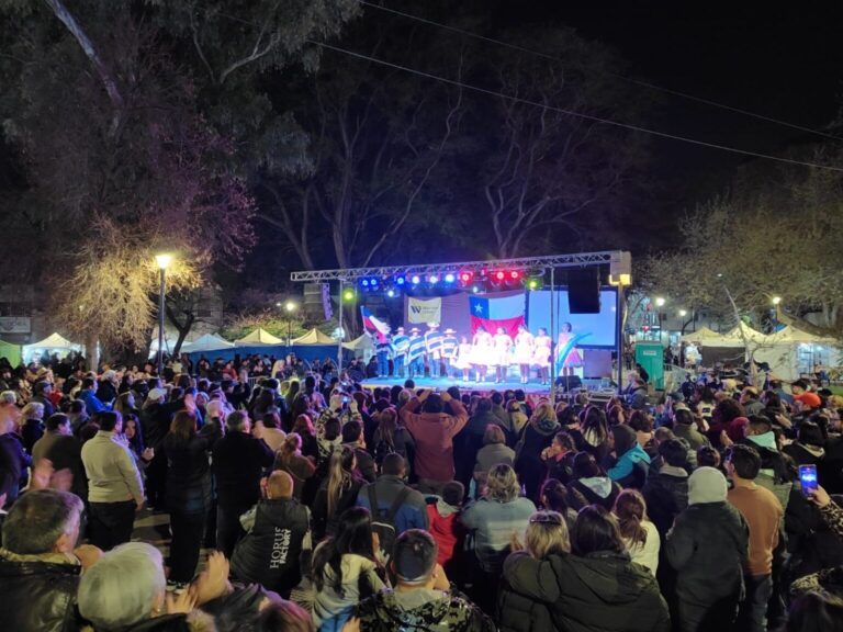 La “Fiesta de la Hermandad” cumple 29 años de tradición en el corazón de la Ciudad y vuelve a latir en plaza Chile