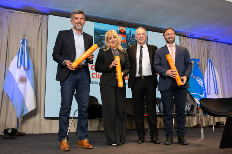 Ulpiano Suarez participó en el Congreso Internacional de Ciudades Inteligentes en Buenos Aires