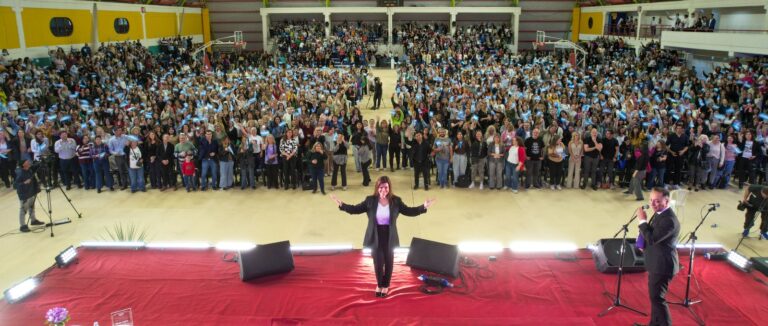Pilar Sordo brilló en el cierre del Congreso de Educación en General Alvear