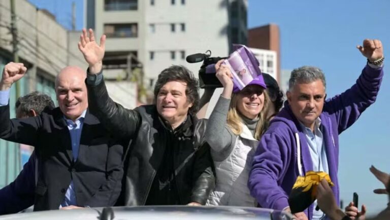 Javier Milei cierra la campaña en Moreno