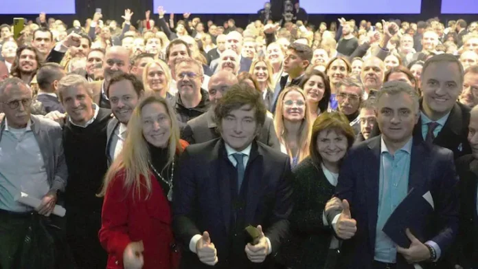 javier-milei-se-reunira-en-olivos-con-los-candidatos-a-diputados-nacionales-buscara-una-foto-para-lanzar-oficialmente-la-campana-foto-oficina-del-presidente-UQTQSXPJJVGVTBVA7DH64BV7O4.webp