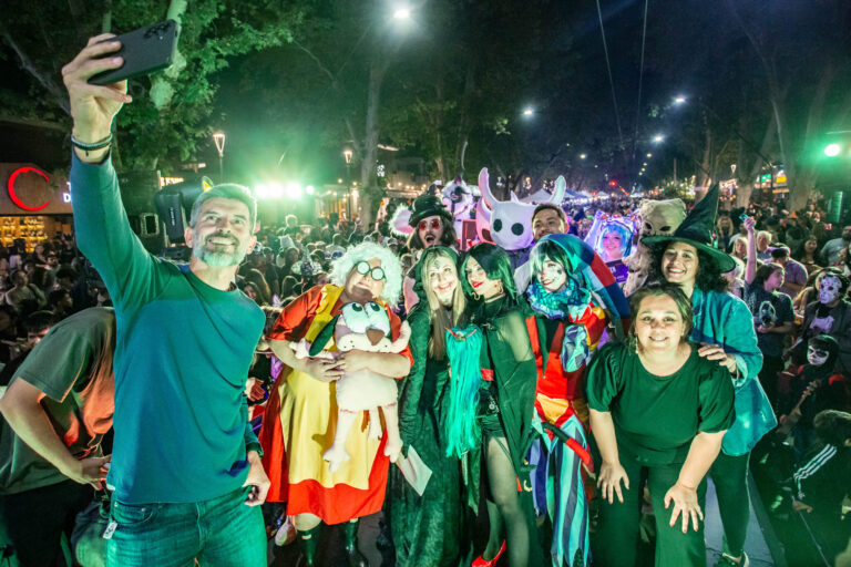 Unas 10.000 personas le dieron color al exitoso “Halloween en la Arístides”