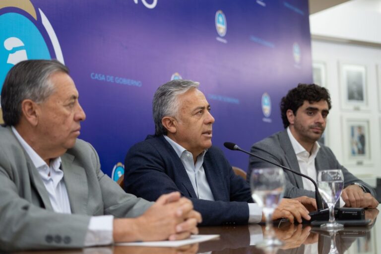 El Gobernador Cornejo analizó el escenario político y económico previo a los comicios legislativos.