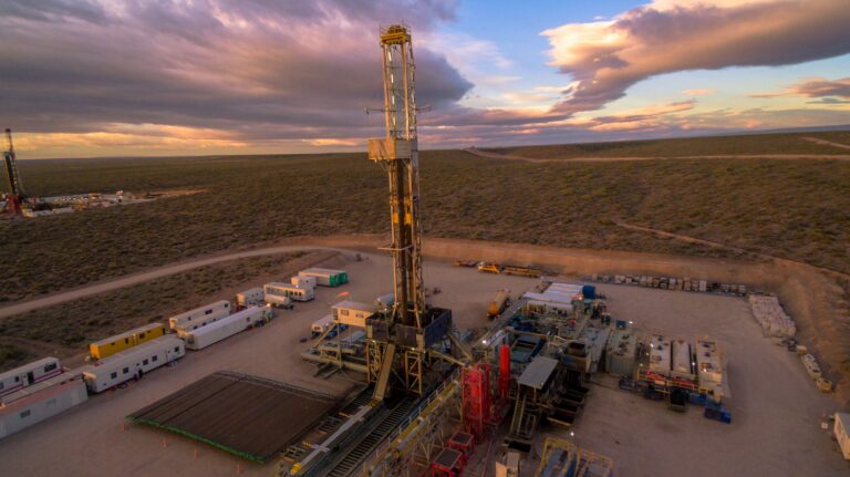 Las petroleras mejoraron sus proyecciones y le reclamaron al Gobierno que baje las retenciones