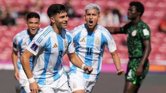 Argentina goleó a Nigeria por 4-0 y jugará contra México en los cuartos de final del Mundial Sub 20