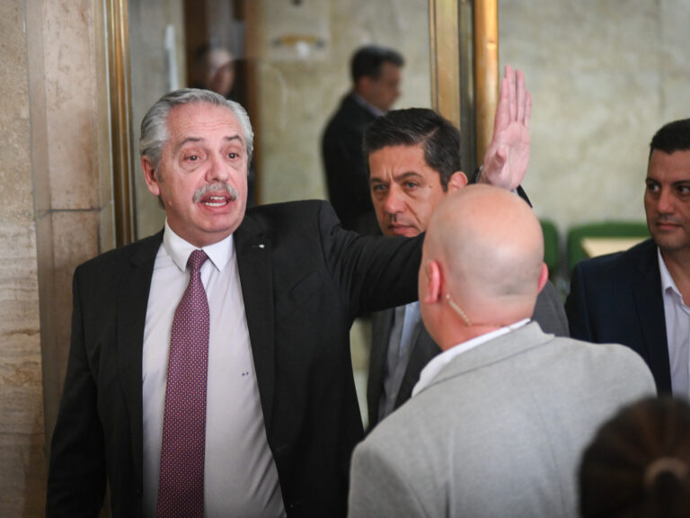 Confirmaron el procesamiento de Alberto Fernández en la causa Seguros